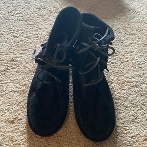 Minnetonka Women’s Tramper Bootie